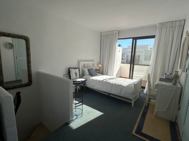 2 Bedrooms Townhouse in Estepona