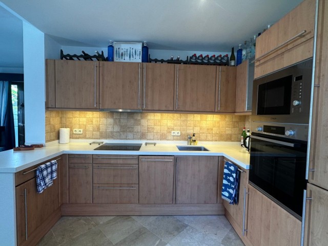 2 Bedrooms Townhouse in Estepona