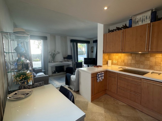 2 Bedrooms Townhouse in Estepona