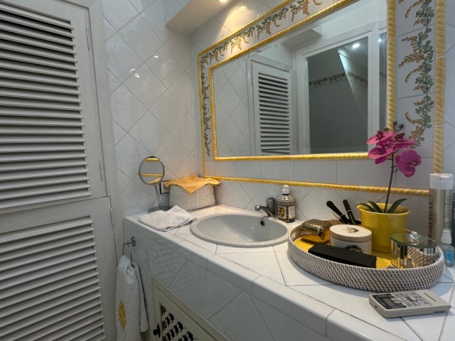 2 Bedrooms Townhouse in Estepona