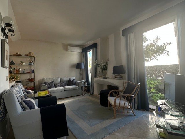 2 Bedrooms Townhouse in Estepona