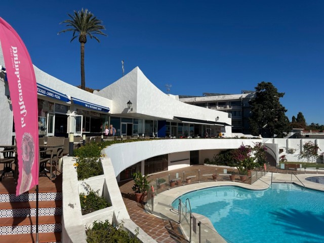 2 Bedrooms Townhouse in Estepona