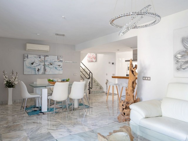 Maison mitoyenne, Costalita, R5196895