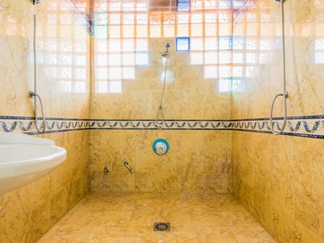 9 Slaapkamer Villa in El Rosario