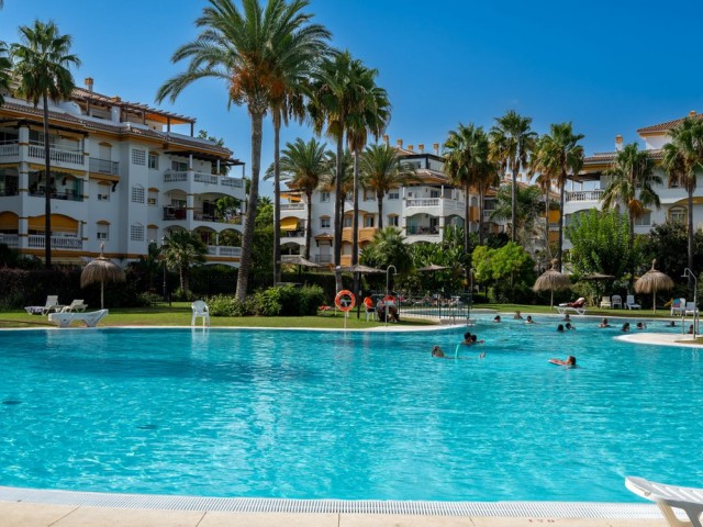 Kattohuoneisto Nueva Andalucía