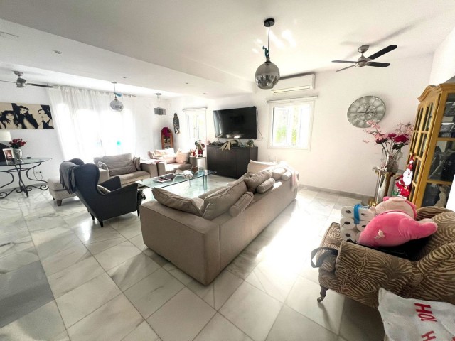 4 Bedrooms Villa in San Pedro de Alcántara