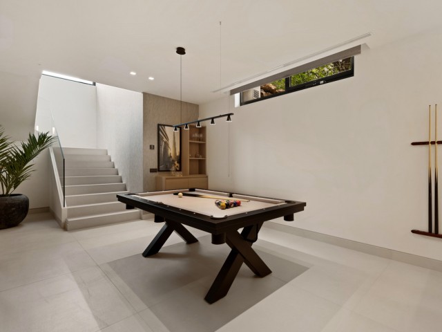 5 Bedrooms Villa in Nueva Andalucía