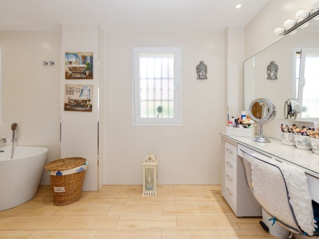 5 Slaapkamer Rijtjeshuis in San Pedro de Alcántara