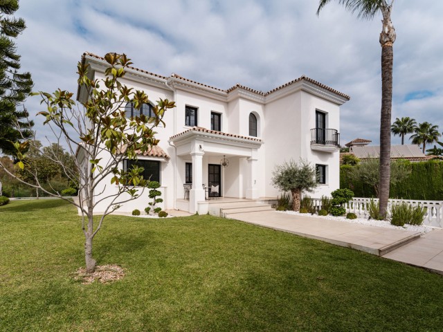 6 Soveroms Rekkehus i Estepona