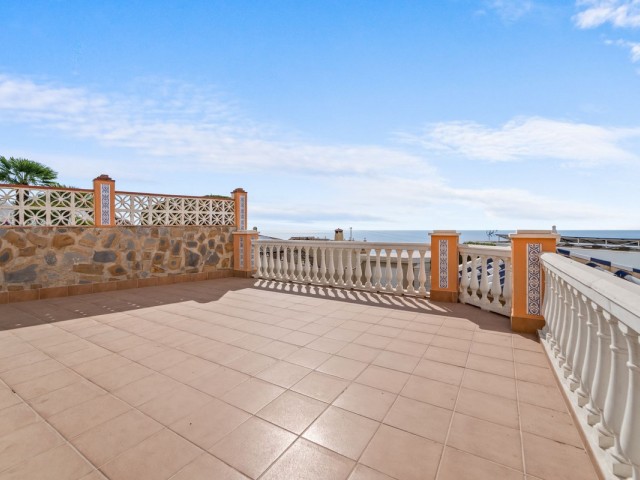 4 Bedrooms Villa in Benalmadena