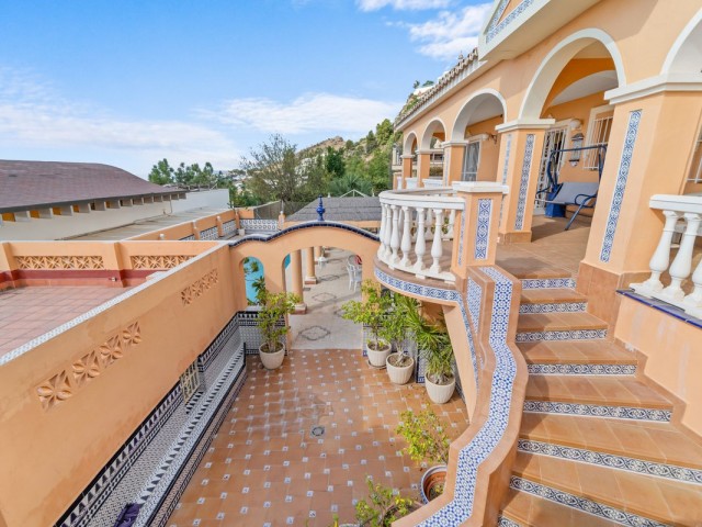 4 Bedrooms Villa in Benalmadena