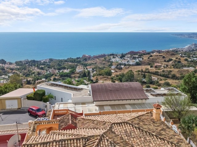 4 Bedrooms Villa in Benalmadena