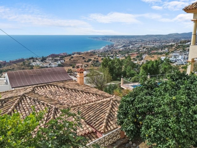 4 Bedrooms Villa in Benalmadena