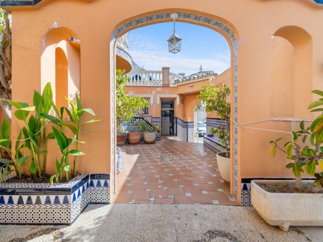 4 Bedrooms Villa in Benalmadena