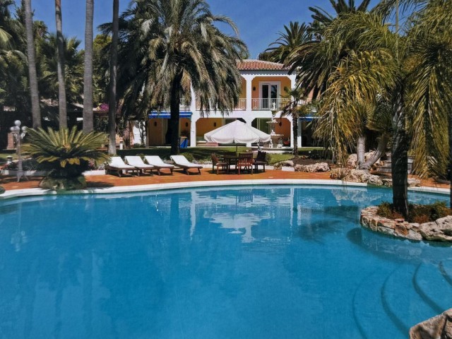 5 Bedrooms Villa in Río Real