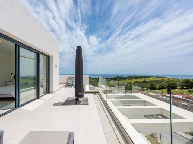Appartement avec 3 Chambres  à Estepona