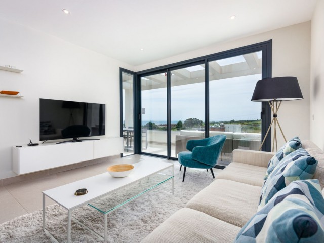 Apartamento con 3 Dormitorios  en Estepona