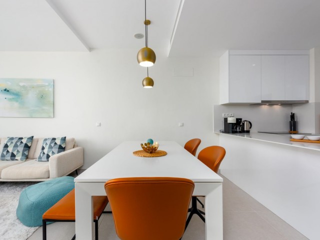 Apartamento con 3 Dormitorios  en Estepona