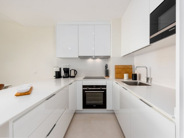 Apartamento con 3 Dormitorios  en Estepona