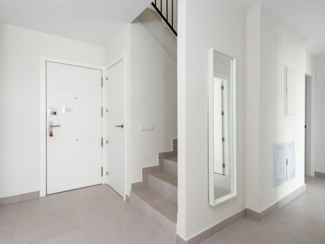 Apartamento con 3 Dormitorios  en Estepona