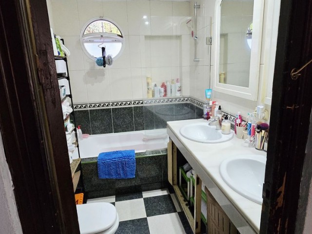 3 Bedrooms Apartment in Nueva Andalucía