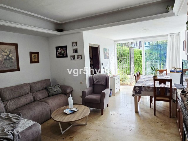 Apartment, Nueva Andalucia, R5199415