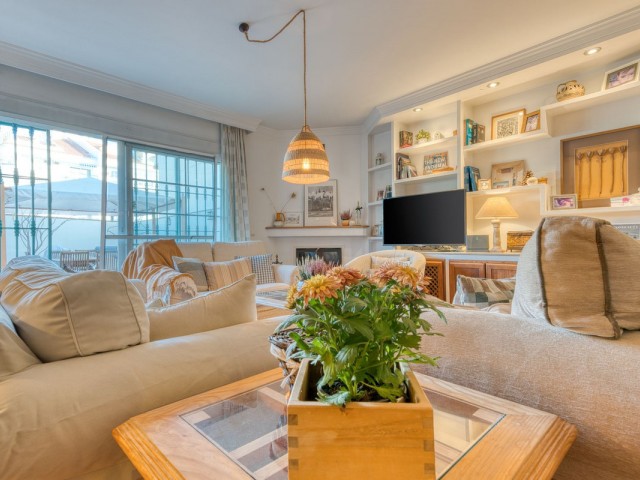 Maison mitoyenne avec 3 Chambres  à Los Boliches