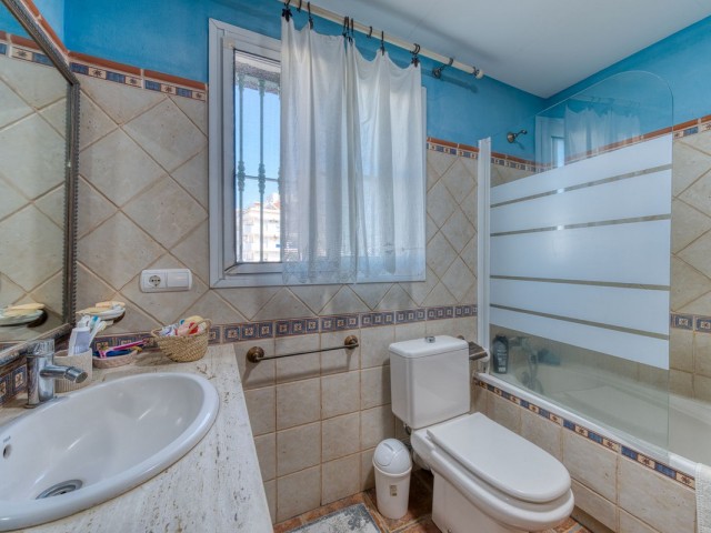 Maison mitoyenne avec 3 Chambres  à Los Boliches