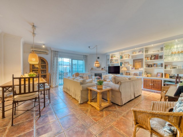 Adosado con 3 Dormitorios  en Los Boliches