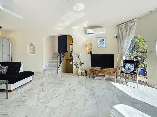 4 Bedrooms Villa in Mijas
