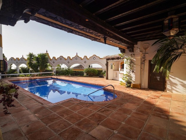 5 Bedrooms Villa in Mijas