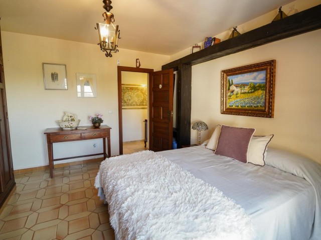 5 Bedrooms Villa in Mijas