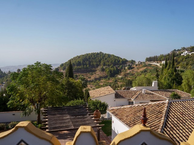 5 Bedrooms Villa in Mijas