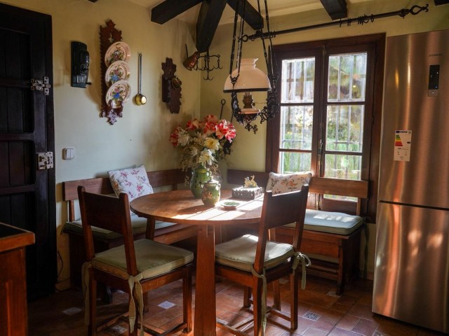 5 Bedrooms Villa in Mijas