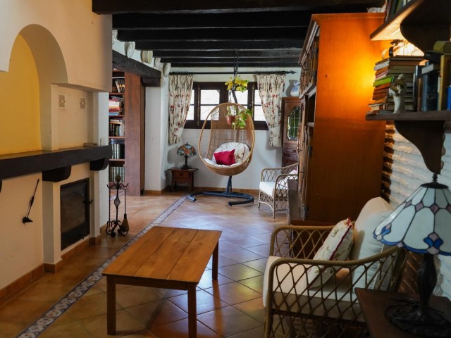 5 Bedrooms Villa in Mijas