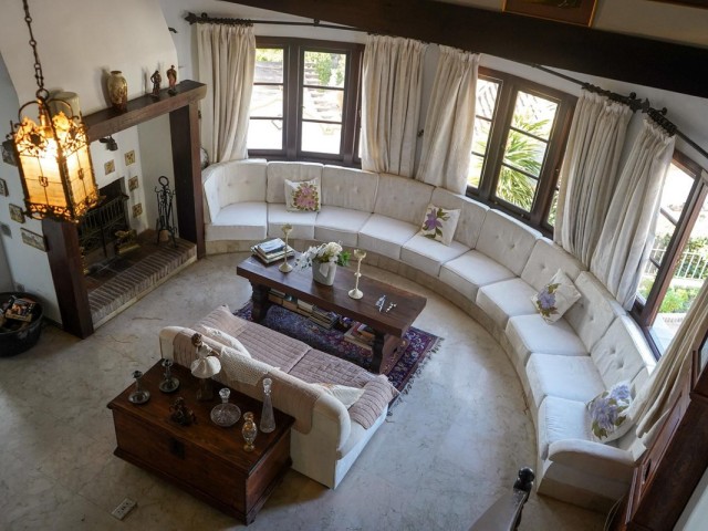 5 Bedrooms Villa in Mijas