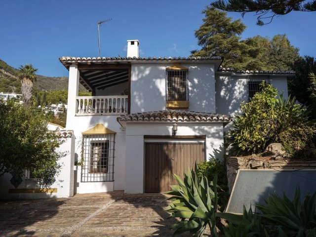5 Bedrooms Villa in Mijas