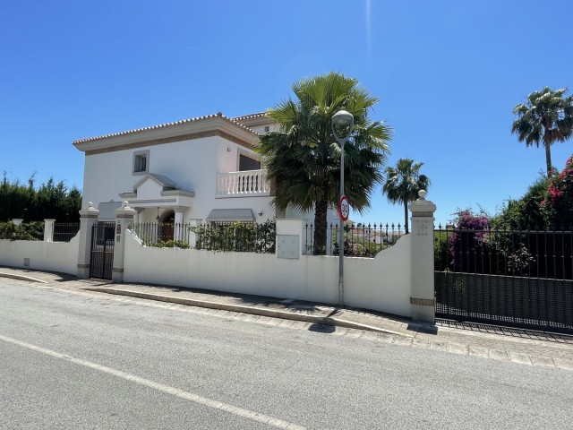 4 Bedrooms Villa in Mijas Golf