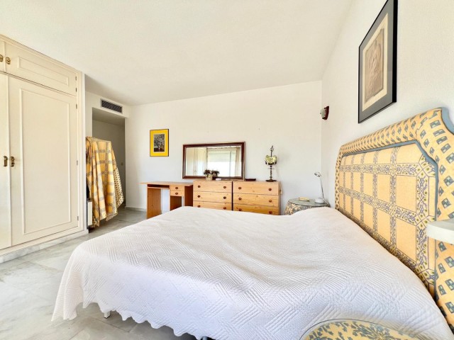 Adosado con 3 Dormitorios  en Estepona