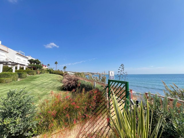 3 Bedrooms Townhouse in Estepona