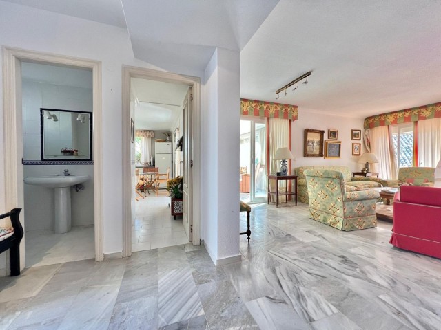 3 Bedrooms Townhouse in Estepona