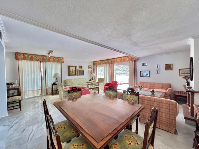 3 Bedrooms Townhouse in Estepona