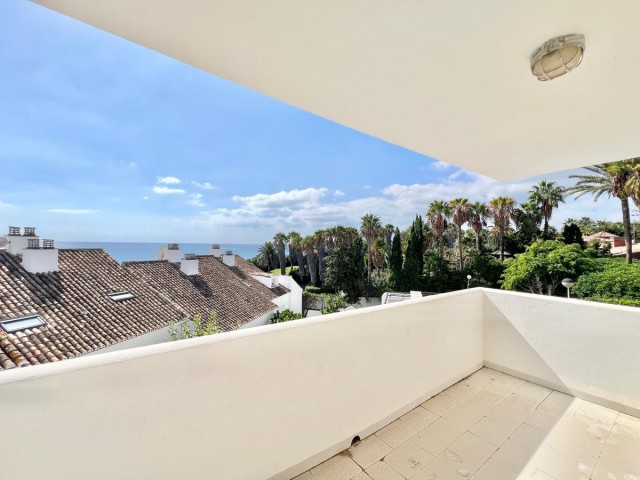 3 Bedrooms Townhouse in Estepona