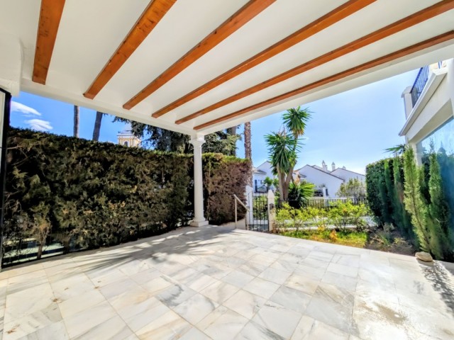 Adosado con 3 Dormitorios  en Nagüeles