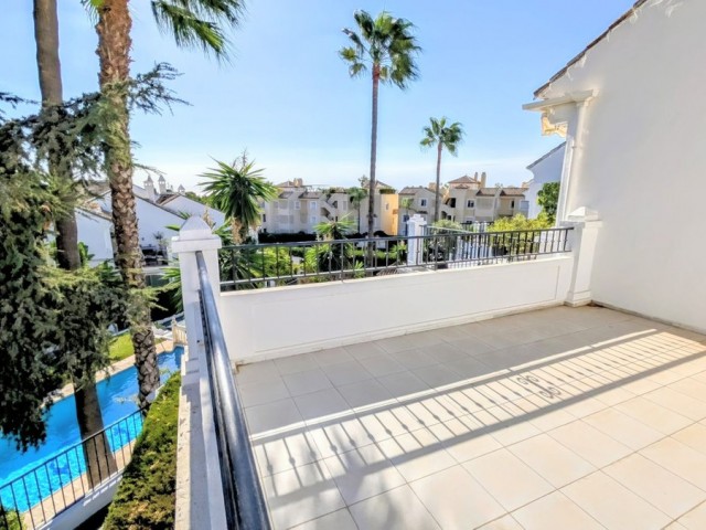 Adosado con 3 Dormitorios  en Nagüeles