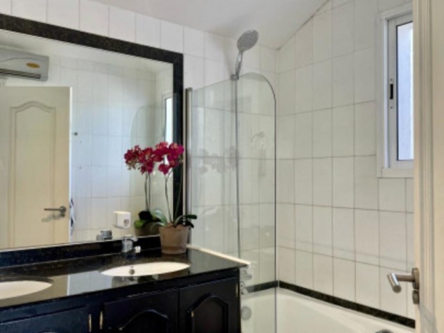 Takvåning i The Golden Mile