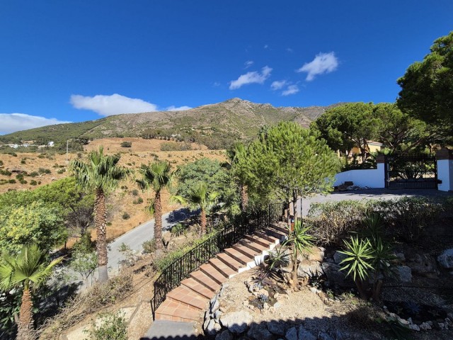 4 Schlafzimmer Villa in Valtocado