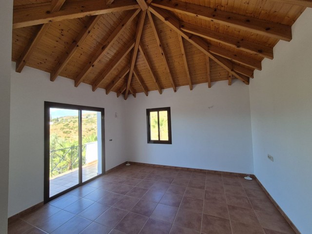 4 Schlafzimmer Villa in Valtocado