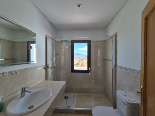 4 Schlafzimmer Villa in Valtocado