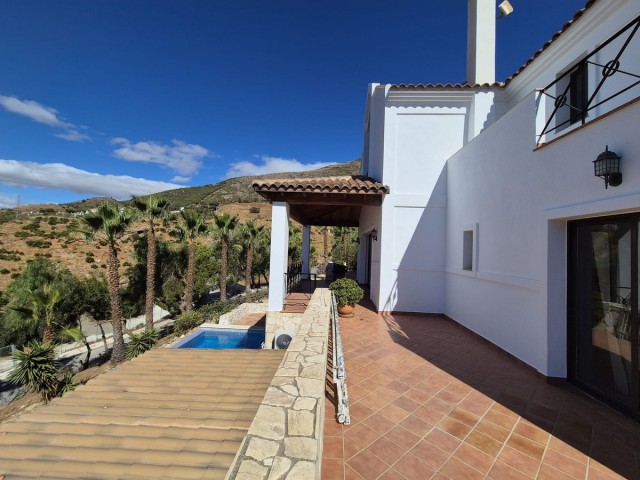 4 Schlafzimmer Villa in Valtocado